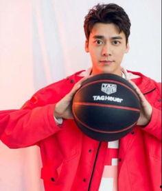 蔡徐坤爆料李易峰视频,背后真相令人震惊